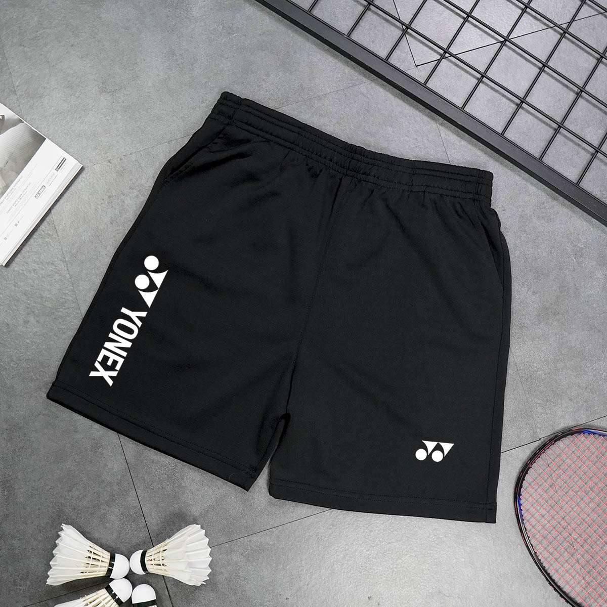 QUẦN CẦU LÔNG YONEX NAM ĐEN CÓ CHỮ